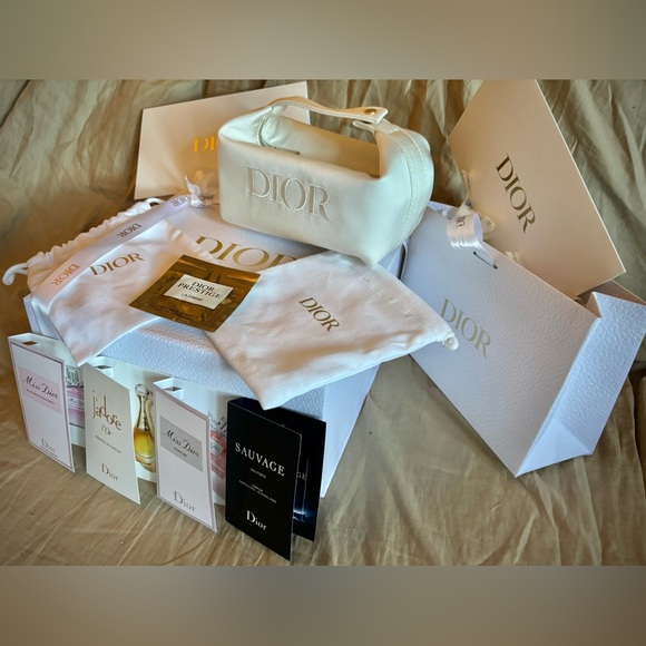 Dior-Bridal Pouch & Fragrance Bundle - Picture 10 of 10